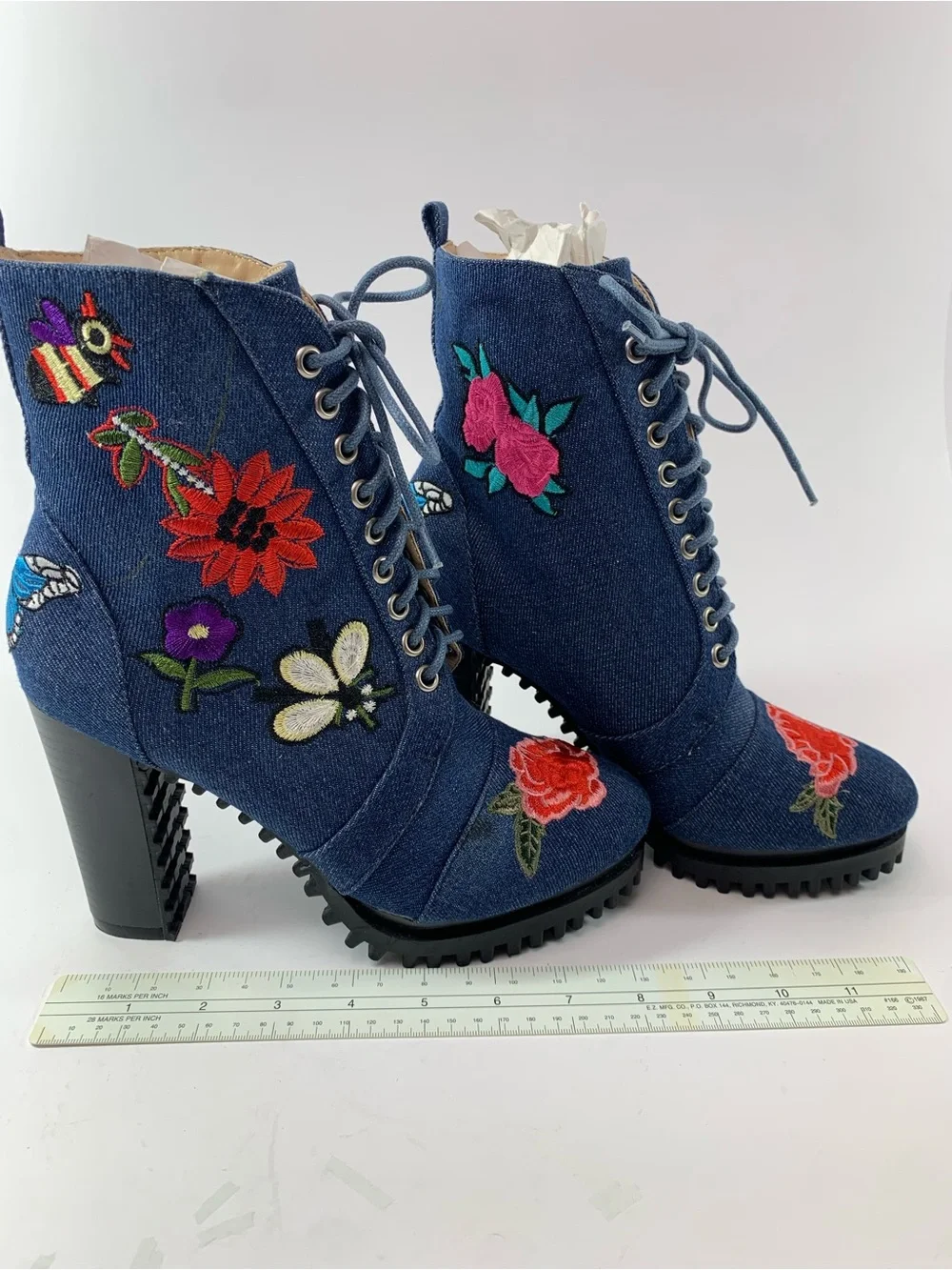 Womens Denim Western Boho Urban Cowgirl Embroidered Lace-Up Ankle Bootie 7M